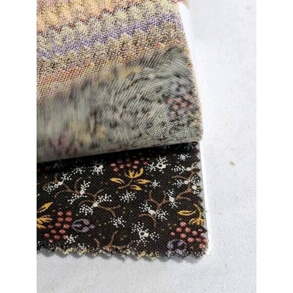 Wild Orchid Charm Pack by Blackbird Designs for Moda Fabrics, 5" x 5", - Picture 4 of 16